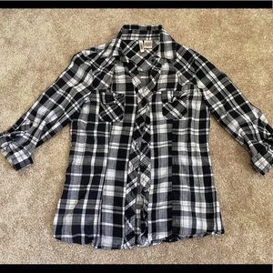 Passport Plaid Button down 3/4 sleeves